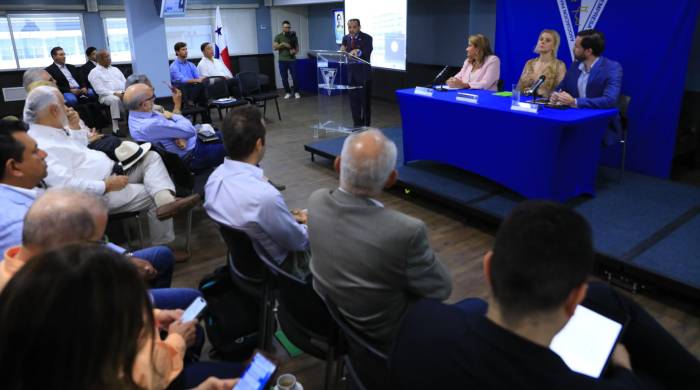 Representantes del sector privado presentaron su propuesta para hacer frente a la crisis de IVM este jueves 19 de septiembre, en la reunión mensual de la Apede.