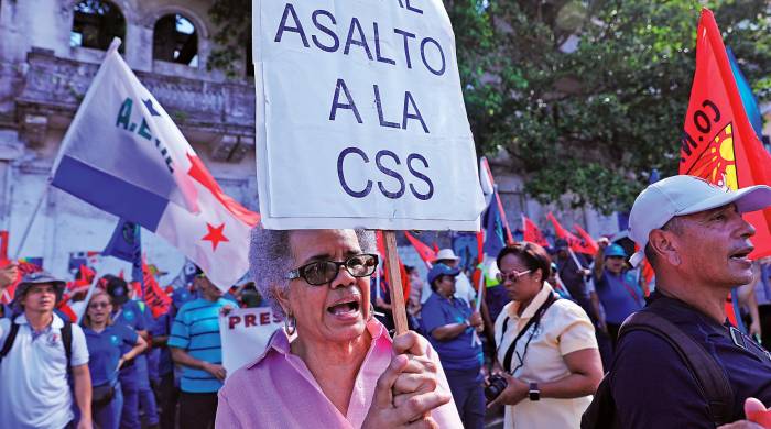 Ayer en las afueras de la Asamblea Nacional hubo protestas.