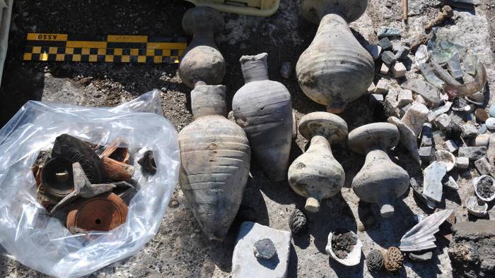 Vista de los restos arqueológicos encontrados en la zona sagrada del Parque Arqueológico de Ostia Antica, al este de Roma.