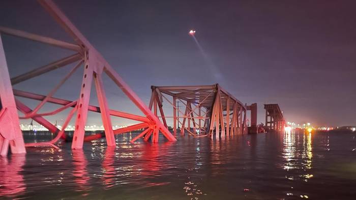 Una fotografía proporcionada por el Departamento de Bomberos de Baltimore de una sección colapsada del puente Francis Scott Key, este 26 de marzo de 2024.