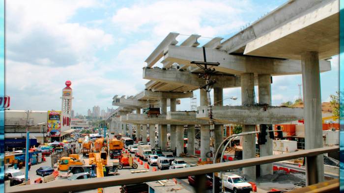 Construcción de la estación San Miguelito, línea 1.