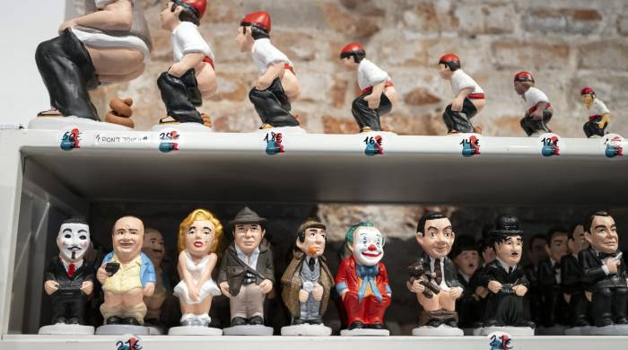 El esplendor del pastor ‘caganer’, la estrella de los pesebres catalanes