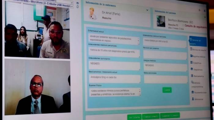 Mediante una videollamada los especialista contactarán a sus pacientes.