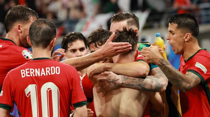 El equipo de Portugal celebrando el gol de Francisco Conceiçao.