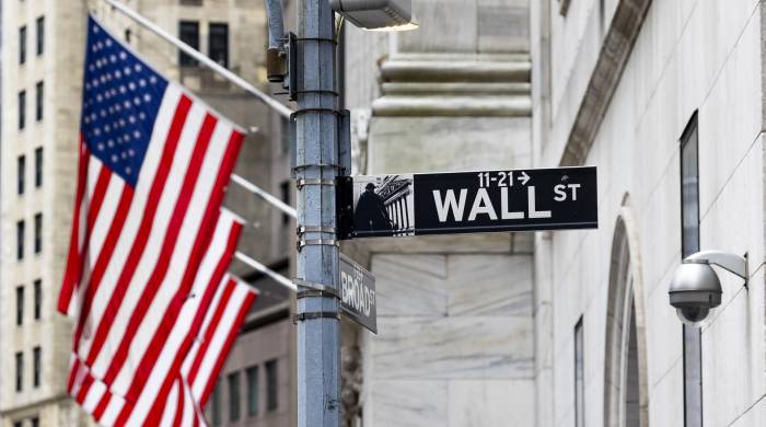 Vista de un letrero de Wall Street cerca de la Bolsa de Valores de Nueva Yor, en una fotografía de archivo.
