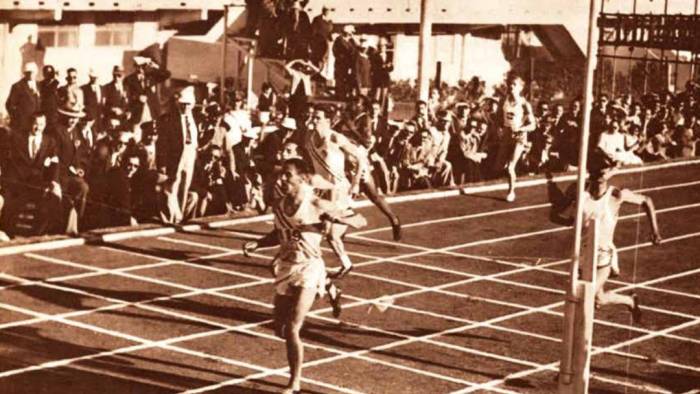 Prince (en el fondo) se ubicó quinto en una competición regional.