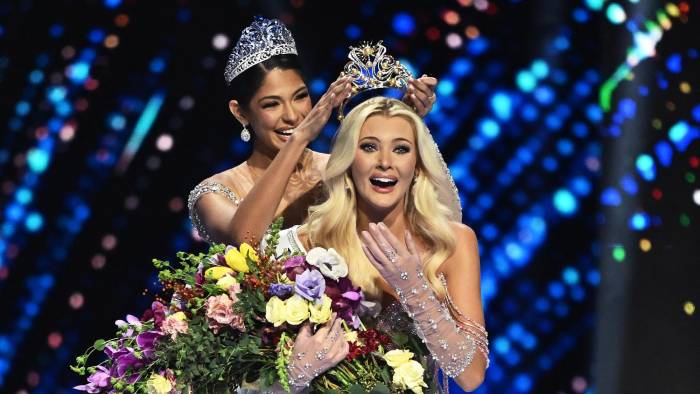 La recién coronada Miss Universo 2024, Victoria Kjaer Theilvig de Dinamarca, reacciona tras ganar la 73ª edición del certamen Miss Universo en la Ciudad de México.