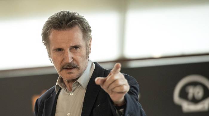 El actor británico-estadounidense Liam Neeson posa durante una sesión fotográfica de la película “Marlowe” durante el 70º Festival Internacional de Cine de San Sebastián en la ciudad vasca del norte de España, San Sebastián, el 24 de septiembre de 2022.