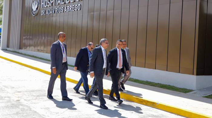 El Centro de Cancerología en la Ciudad de la Salud cuenta con 132 camas y 4 aceleradores lineales.