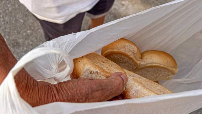 Los ciudadanos cubanos están recibiendo hogazas de pan más pequeñas