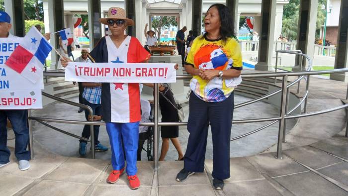 También protestaron por las amenazas del presidente electo de Estados Unidos a la soberanía panameña.