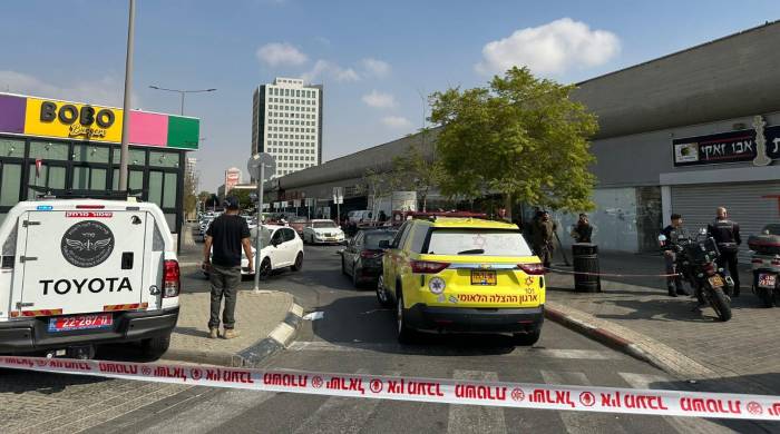 Varias personas resultaron heridas en un ataque a tiros en la estación central de autobuses de Beer Sheva.