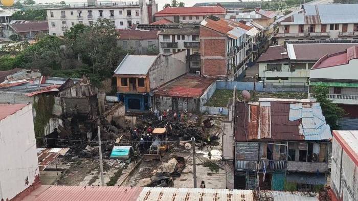 El incendio se reportó pasadas las 11:00 p.m. de este domingo 2 de junio.