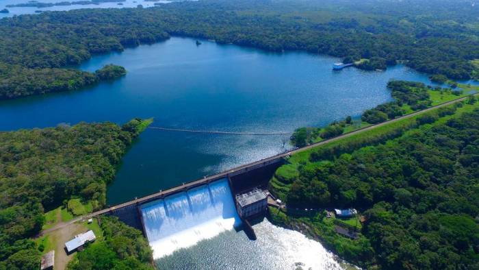 Vista área de reservorio de Cuenca Hidrográfica del Canal de Panamá (CHCP).