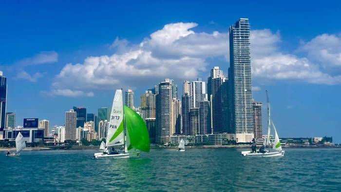 En la bahía de Ciudad de Panamá se dio el Panama International Regatta.