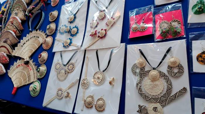 El festival también promueve los diseños de accesorios artesanales.