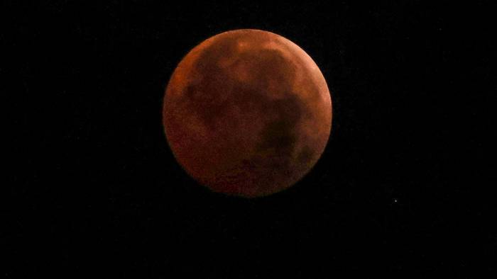 El eclipse lunar, el primero del año, fue visible en su fase de totalidad en Panamá y el resto de América.