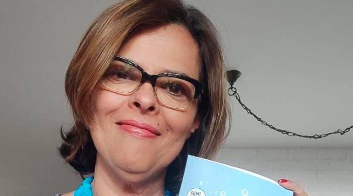 La psicóloga Susana Reina y su libro.