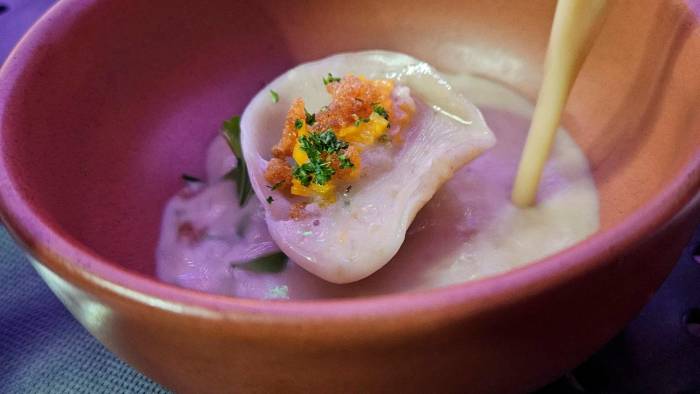 Sopa de ‘dumplings’ de pescado.