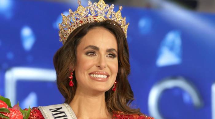 La Miss Universo Cuba, Marianela Ancheta, posa con su corona y cinta durante la ceremonia de selección este jueves, en el Centro de Arte y Entretenimiento Milander en Miami (Estados Unidos). EFE/ Marlon Pacheco