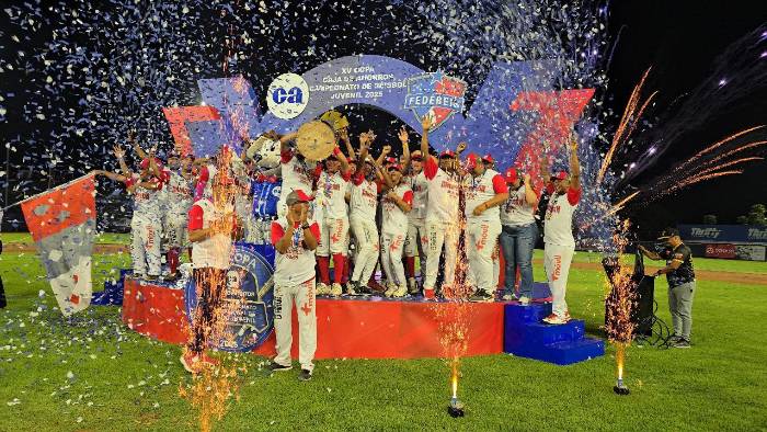 Coclé se coronó bicampeón del béisbol juvenil en Panamá.