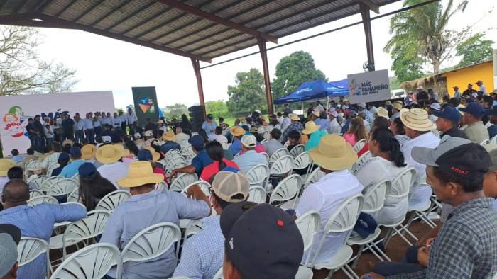 Encuentro agropecuario en Darién.