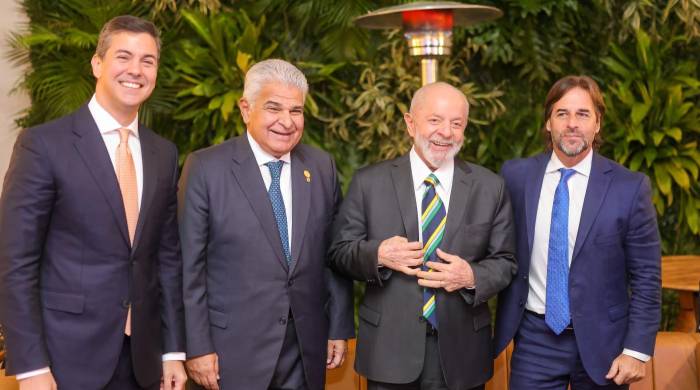 Santiago Peña, presidente de Paraguay; José Raúl Mulino, presidente de Panamá; Luiz Inácio ‘Lula’ da Silva, presidente de Brasil, y Luis Lacalle, presidente de Uruguay.
