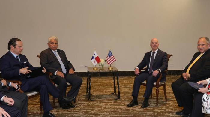 José Raúl Mulino sostuvo una reunión con el secretario de Seguridad de Estados Unidos, Alejandro Mayorkas, este domingo.