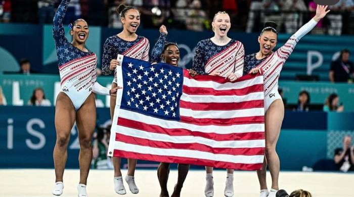 Imagen publicada en la cuenta de Instagram de la gimnasta estadounidense Simone Biles con el mensaje: “Falta de talento, pereza, campeonas olímpicas”.