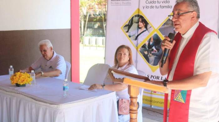 En el lanzamiento de la campaña “Cuida tú vida y la de tú familia”, estuvo presente arzobispo de Panamá, el monseñor José Domingo Ulloa, junto a directivos de FUNDASEC.