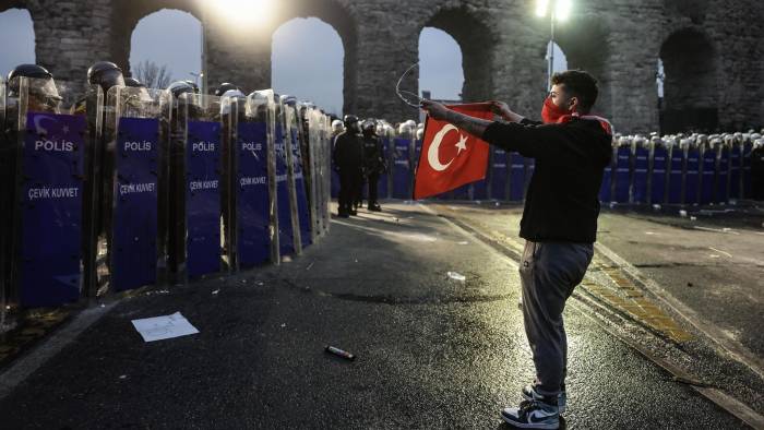 Imagen reciente de una protesta en la Plaza de Taksim, en Estambul, por la detención de Ekrem Imamoglu.