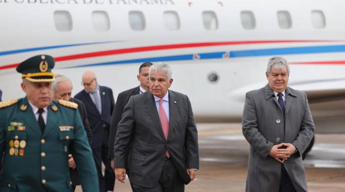 El presidente de Panamá llega a Paraguay para participar de la Cumbre de Jefes de Estados del Mercosur.