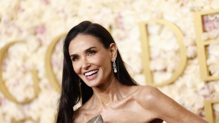 Demi Moore cuando asistió a los premios Globo de Oro.