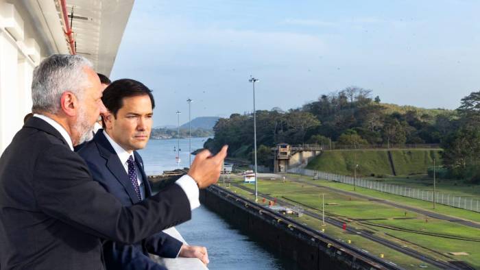 Rubio fue recibido en las esclusas de Miraflores por el administrador de la ACP, Ricauter Vásquez.