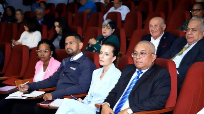 Jóvenes fueron representados por diferentes oradores ayer en la Asamblea Nacional.