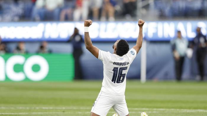 Carlos Harvey celebra la victoria contra Estados Unidos.