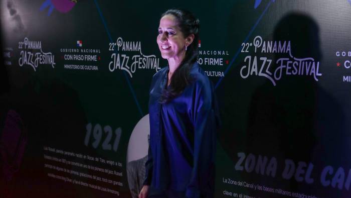 La Ministra de Cultura, Maruja Herrera se da cita en la noche de gala del Panama Jazz Festival.