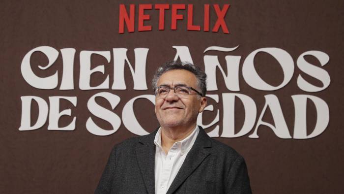 El productor ejecutivo Rodrigo García en la alfombra roja de la presentación de la serie de Netflix 'Cien años de soledad'.