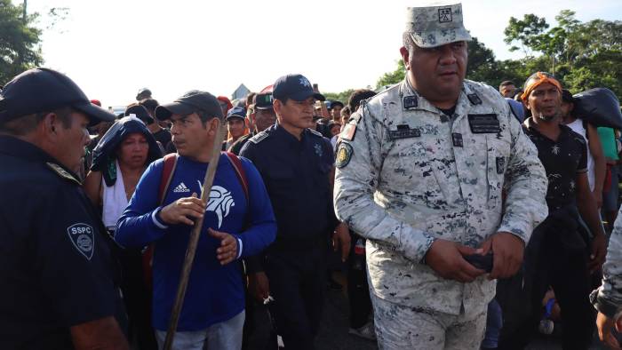 El contingente partió esta mañana del municipio de Huehuetán, con destino a la Ciudad de México, para continuar su viaje a la frontera norte y apresurar el paso antes de la toma de protesta de Donald Trump como presidente de EE.UU. en enero.