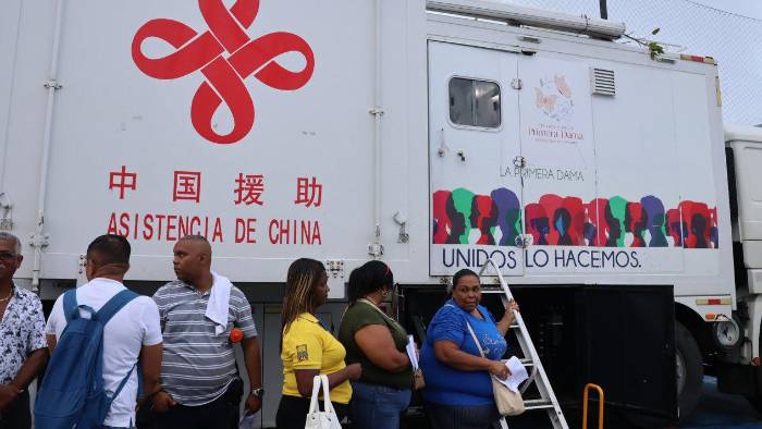 Parte de los aportes de China han sido en el área médica.