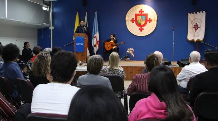 El profesor Francisco Blanco, rector de la USMA, durante la presentación de ‘La Antigua’, en el aula magna de este centro de estudios superiores.