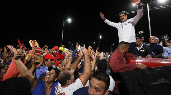 Fotografía cedida por Prensa Miraflores del presidente de Venezuela, Nicolás Maduro, durante un acto público en Nueva Esparta (Venezuela).