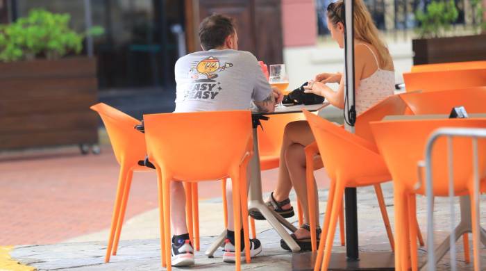 La industria de restaurantes se prepara para el inicio de la temporada alta, que atraera a los comensales.