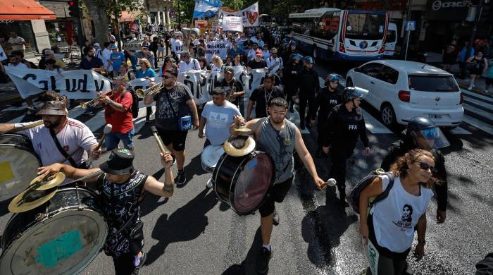 Fotografía de archivo de una de las recientes jornadas de marchas llevadas a cabo en Buenos Aires en protesta por las reformas del Gobierno de Javier Milei.