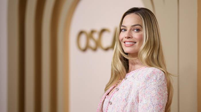 Fotografía de archivo que muestra a la actriz australiana Margot Robbie durante los Oscars en el Hotel Beverly Hilton, el 12 de febrero de 2024, en Beverly Hills, California (Estados Unidos).