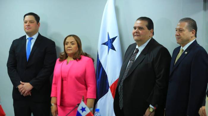 Ariel Vallarino, Dana Castañeda, Sergio Gálvez y Manuel Cohen.