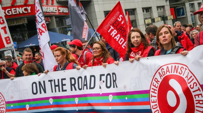 Imagen de la manifestación organizada este lunes en Bruselas por los sindicatos belgas del sector manufacturero, en coordinación con su federación europea industriAll Europe.