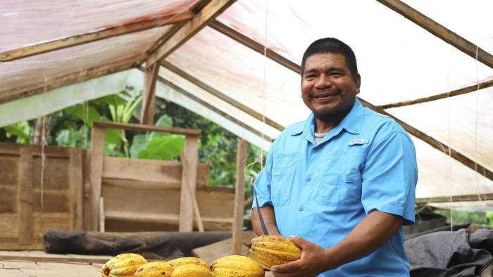 Constantino Blandford productor de cacao.