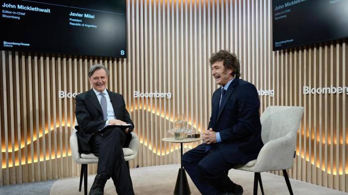 El presidente de Argentina, Javier Milei, durante la entrevista con Bloomberg.