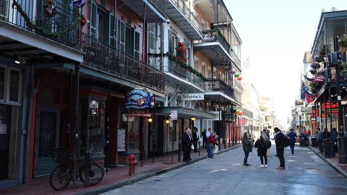 Fotografía de la calle Bourbon en Nueva Orleans (Estados Unidos), este jueves 2 de enero de 2025, después del atentado. EFE/ Octavio Guzmán